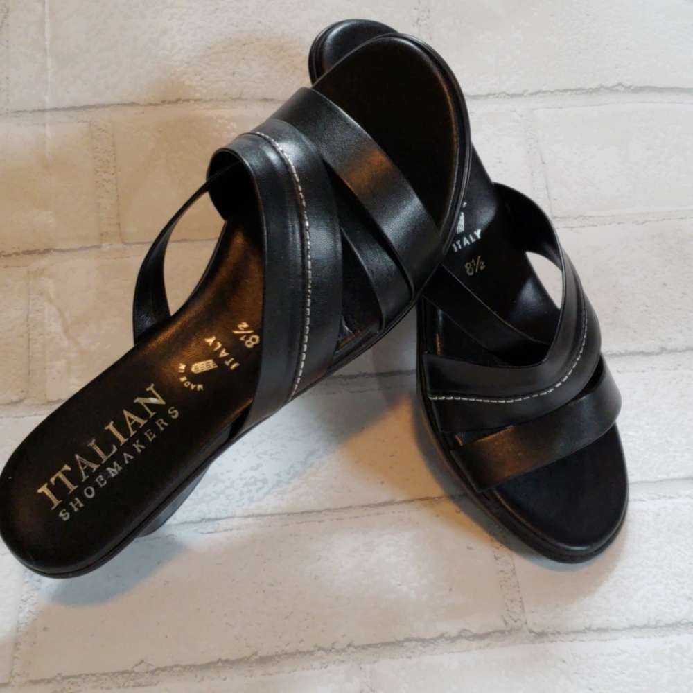 NWOT Italian Shoemaker Blk Leather Wedge Size 8.5
